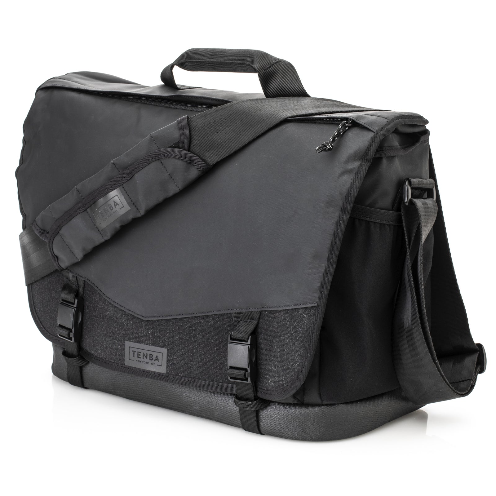 Tenba DNA 16 Pro Messenger Bag for Mirrorless and DSLR Cameras and Lenses – Black (638-576)